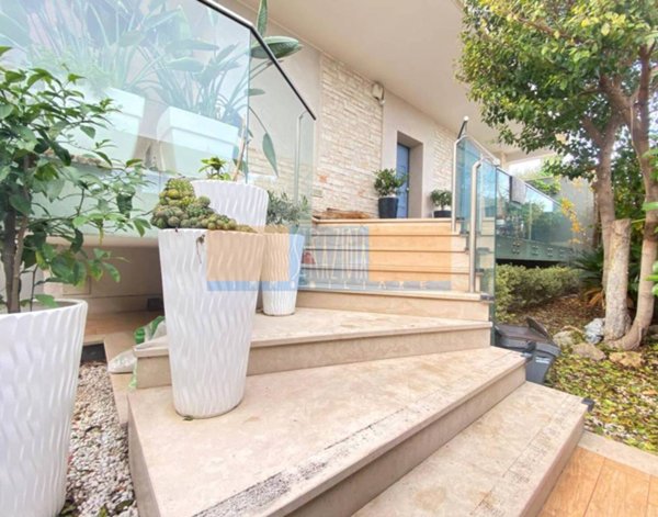 casa indipendente in vendita a Modugno