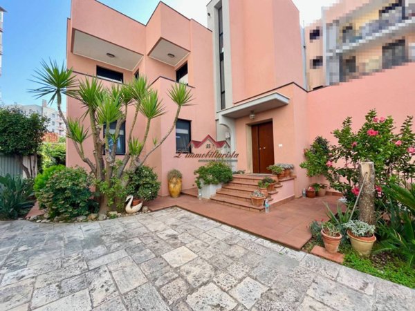 casa indipendente in vendita a Modugno