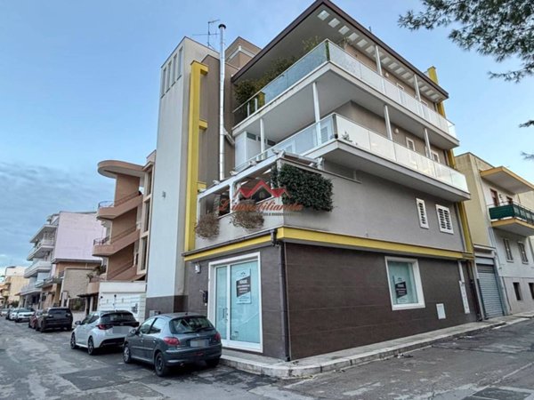 negozio in vendita a Modugno