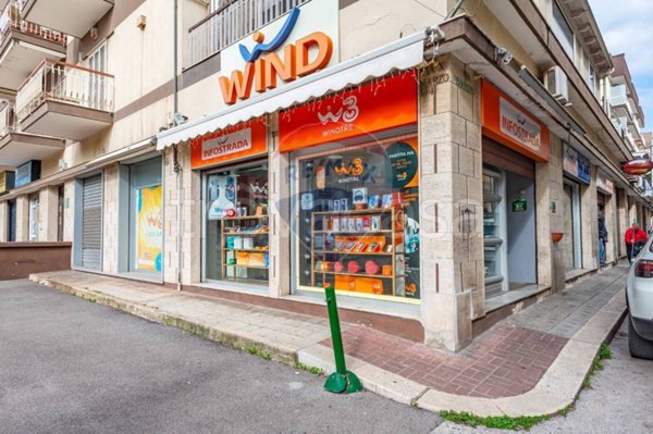 negozio in vendita a Modugno