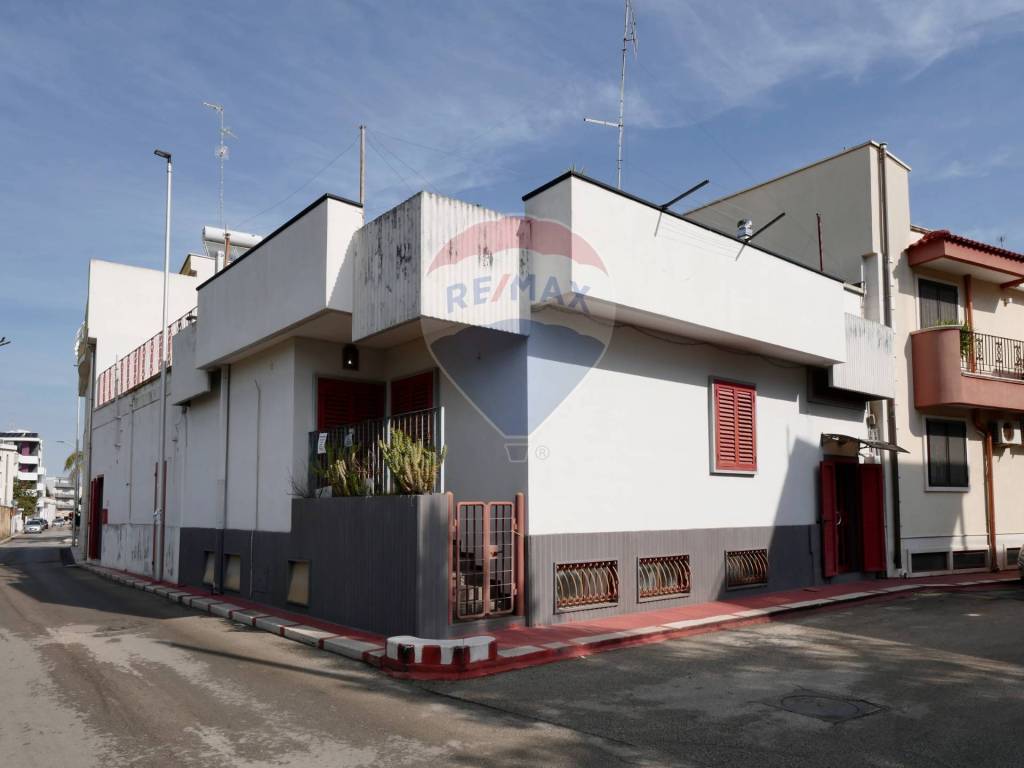 casa indipendente in vendita a Modugno