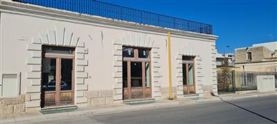 locale commerciale in vendita a Modugno