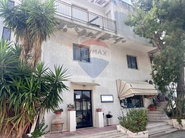 locale commerciale in vendita a Modugno