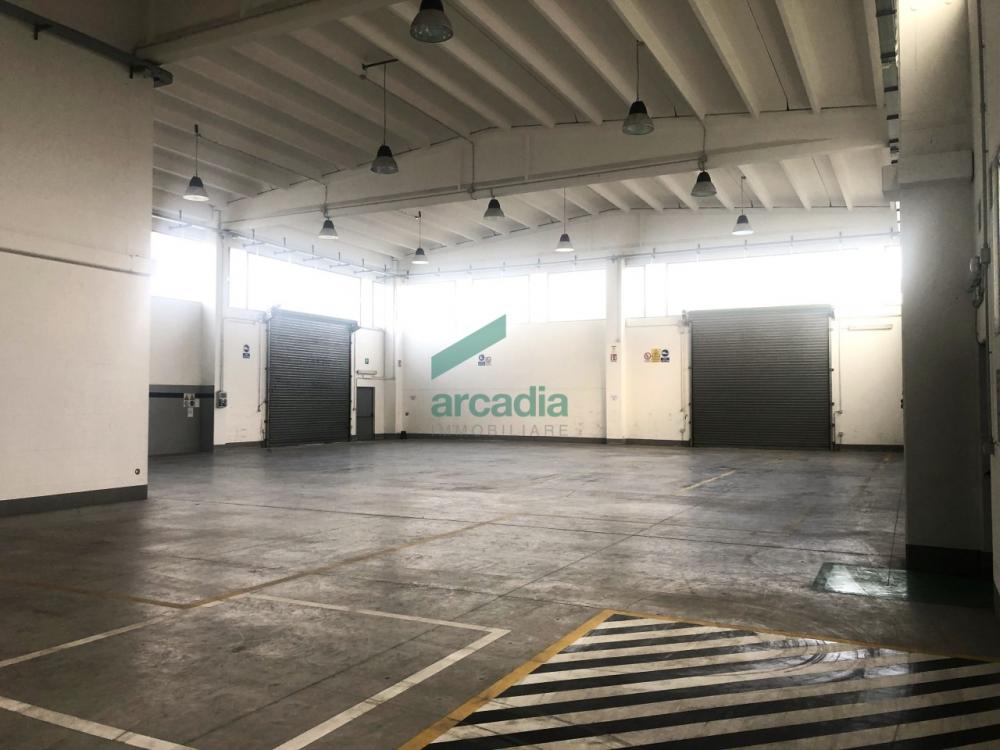 capannone in vendita a Modugno