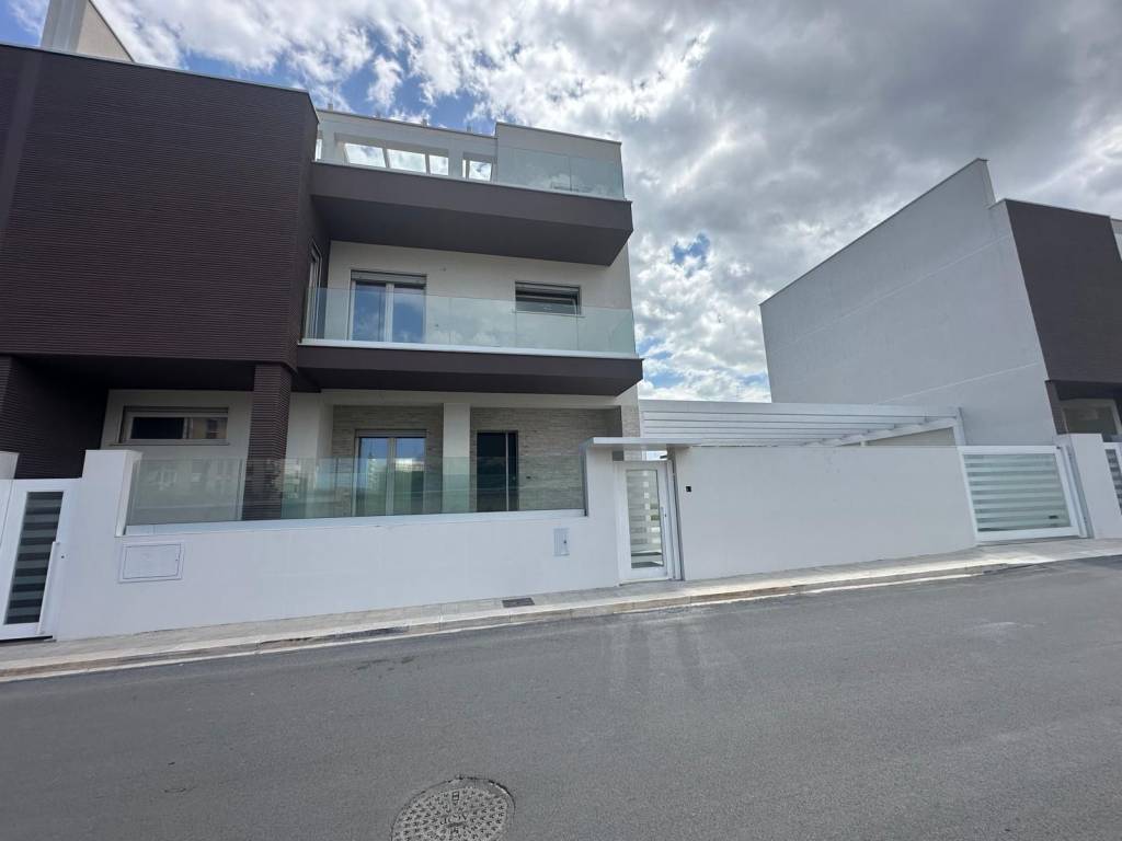 casa indipendente in vendita a Modugno