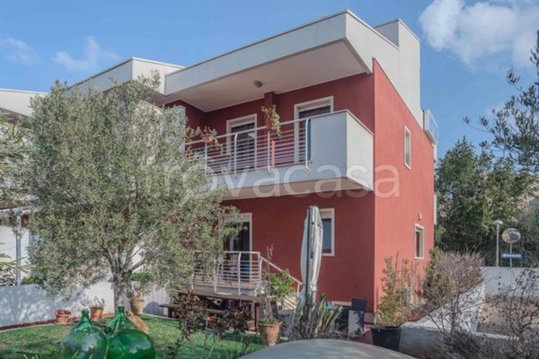 casa indipendente in vendita a Modugno