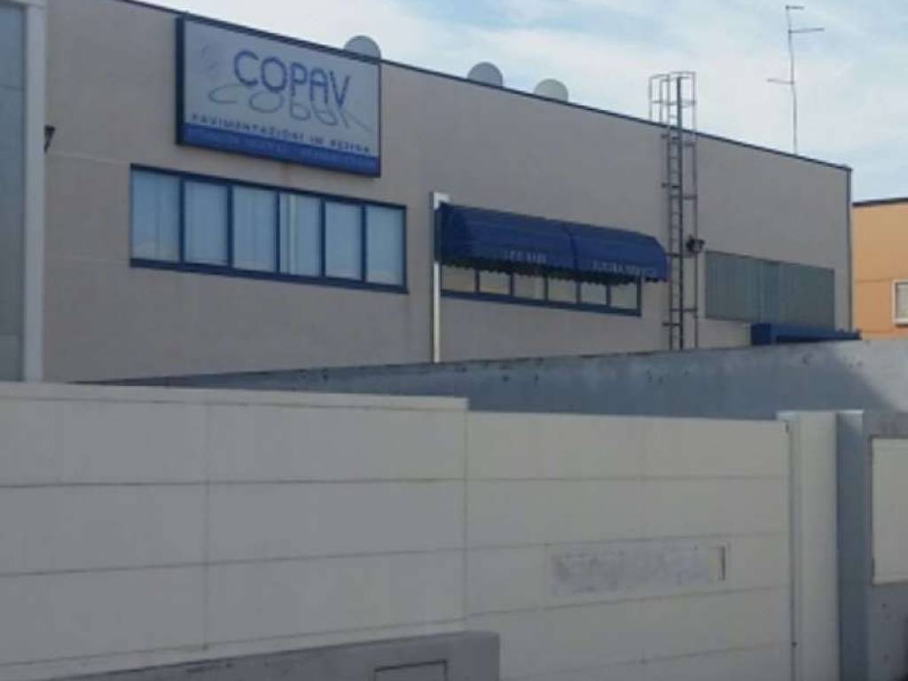 locale commerciale in vendita a Modugno