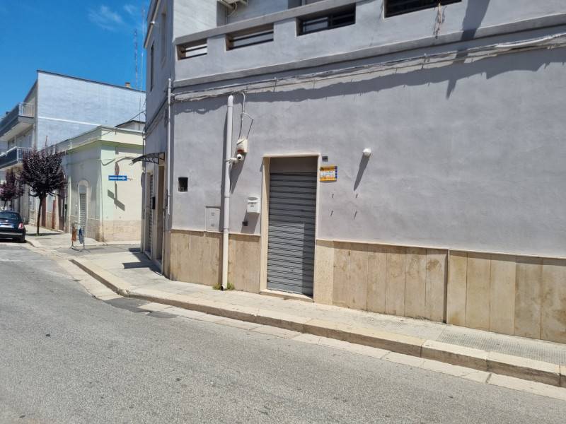 negozio in vendita a Modugno