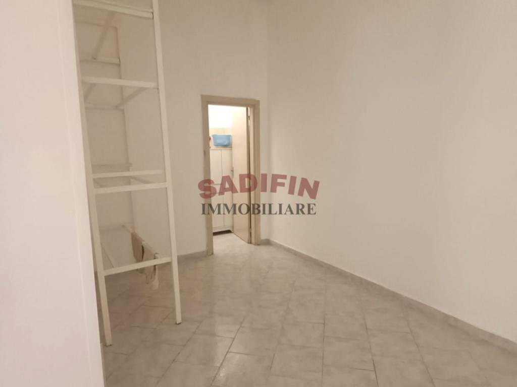 negozio in vendita a Modugno