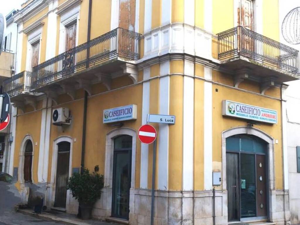 negozio in vendita a Modugno