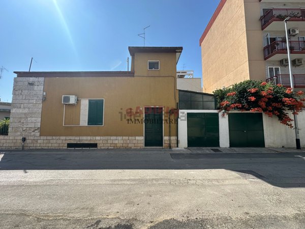 casa indipendente in vendita a Modugno