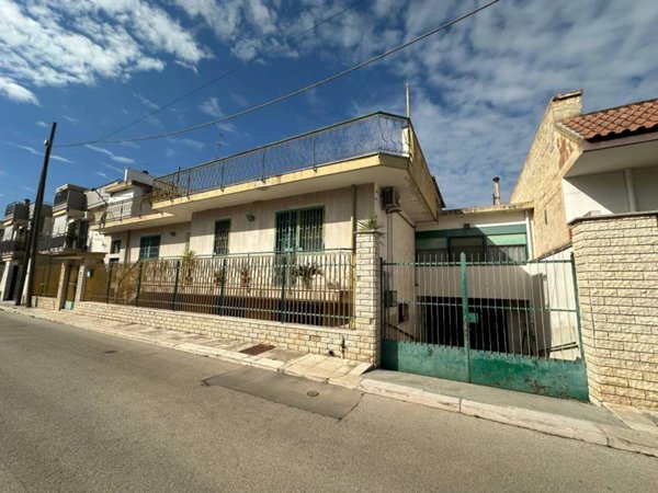casa indipendente in vendita a Modugno