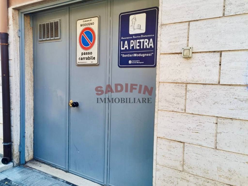 negozio in vendita a Modugno