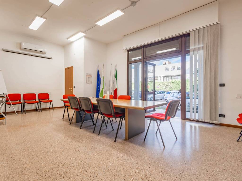 ufficio in vendita a Modugno