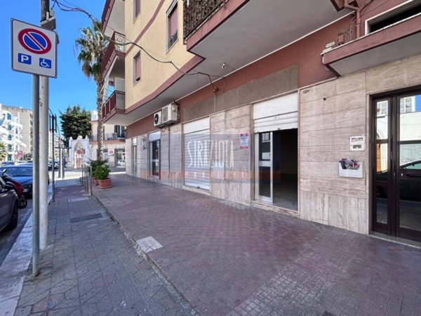 negozio in vendita a Modugno