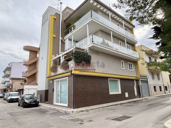 locale commerciale in vendita a Modugno