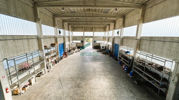 locale di sgombero in vendita a Modugno