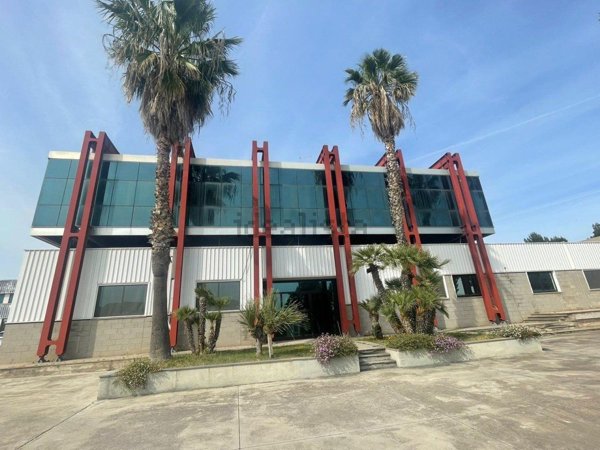 capannone in vendita a Modugno