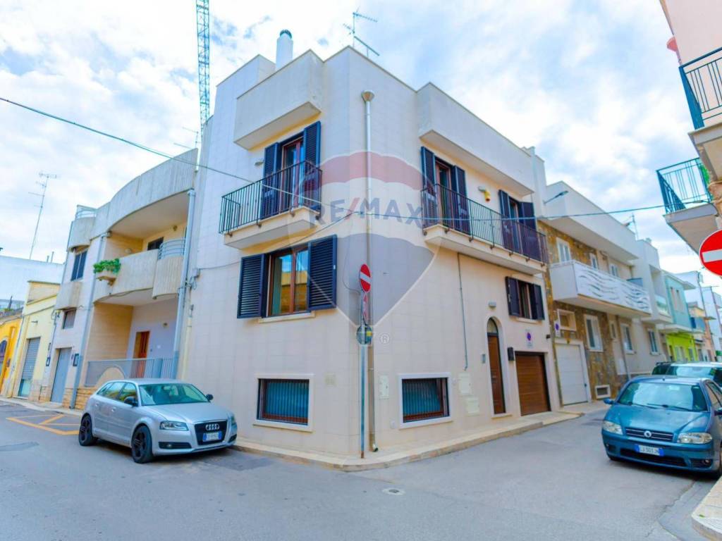 casa indipendente in vendita a Modugno