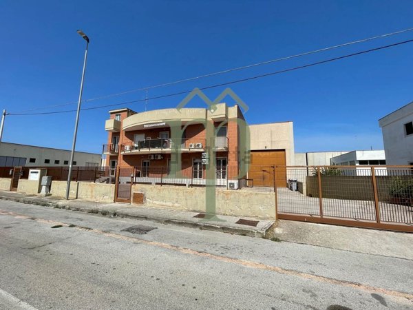 capannone in vendita a Modugno