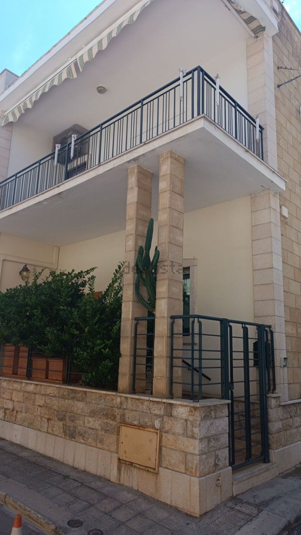 casa indipendente in vendita a Modugno