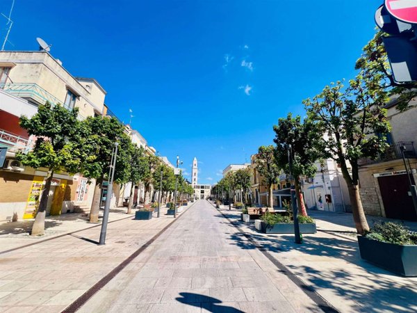 negozio in vendita a Modugno