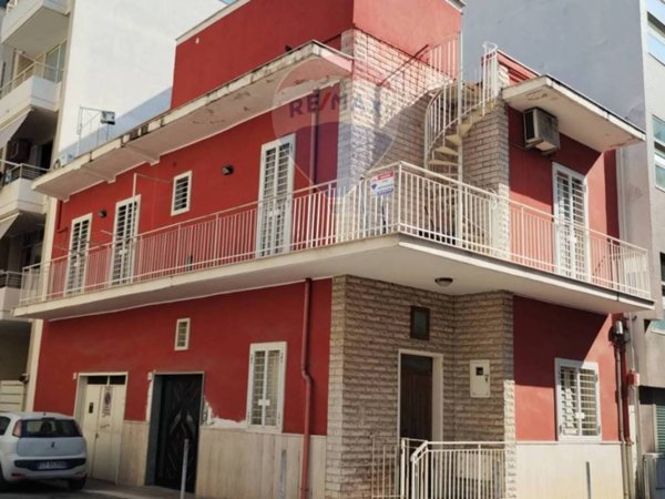casa indipendente in vendita a Modugno