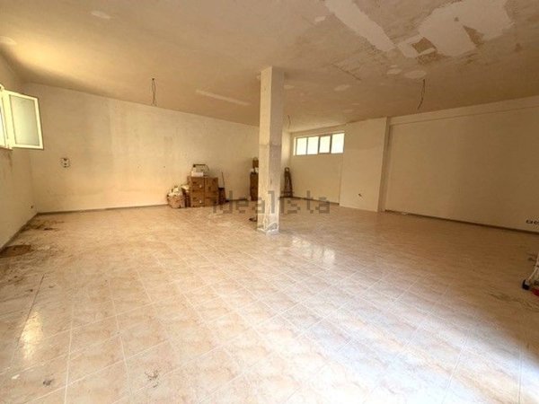 locale di sgombero in vendita a Modugno