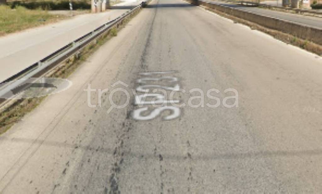 negozio in vendita a Modugno