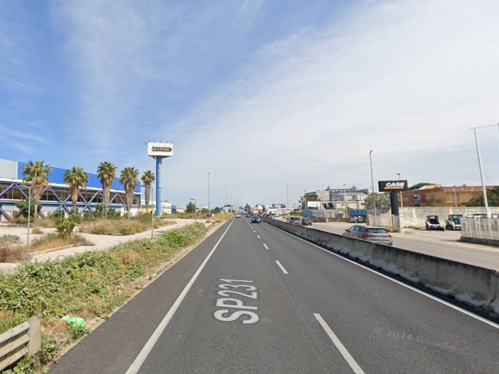 locale commerciale in vendita a Modugno