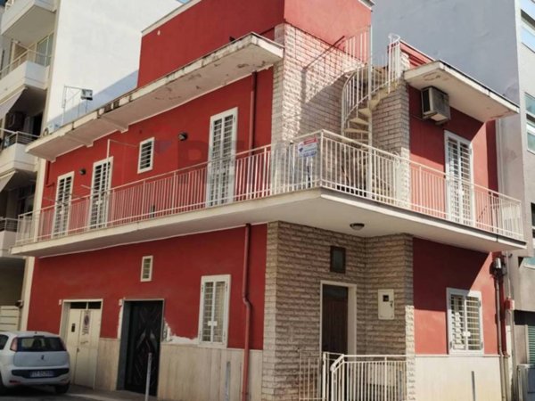 casa indipendente in vendita a Modugno