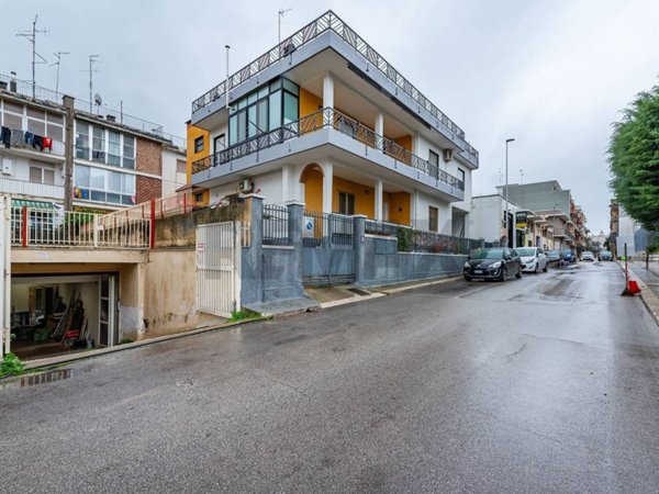 locale di sgombero in vendita a Modugno