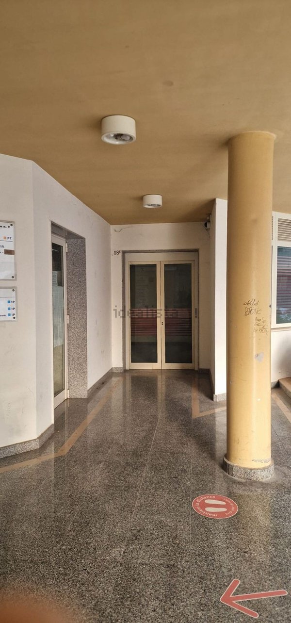 locale commerciale in vendita a Modugno