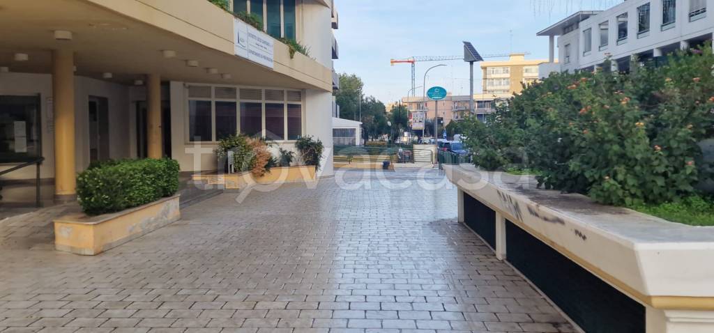 negozio in vendita a Modugno