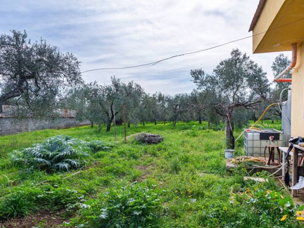 casa indipendente in vendita a Modugno
