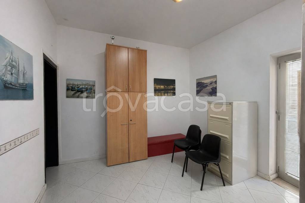 negozio in vendita a Modugno