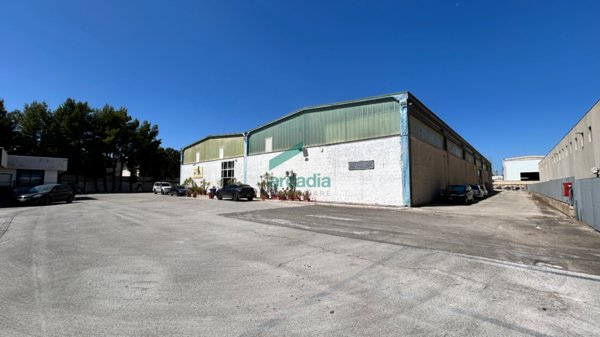 capannone in vendita a Modugno