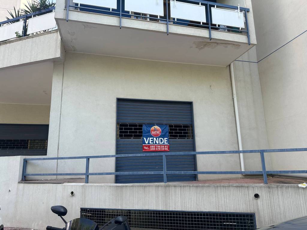 negozio in vendita a Modugno