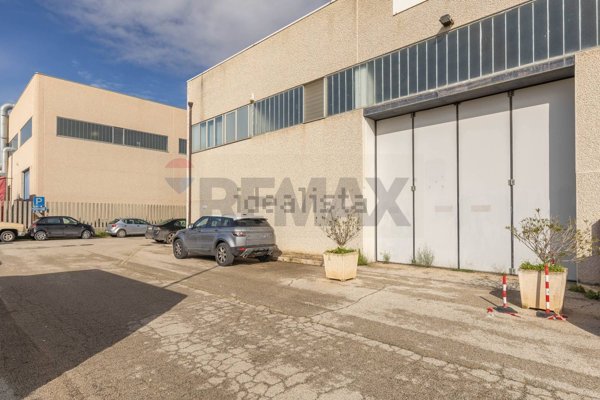 capannone in vendita a Modugno