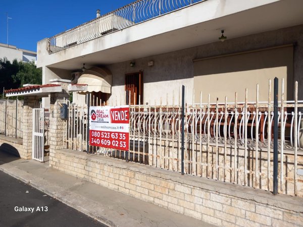 casa indipendente in vendita a Modugno