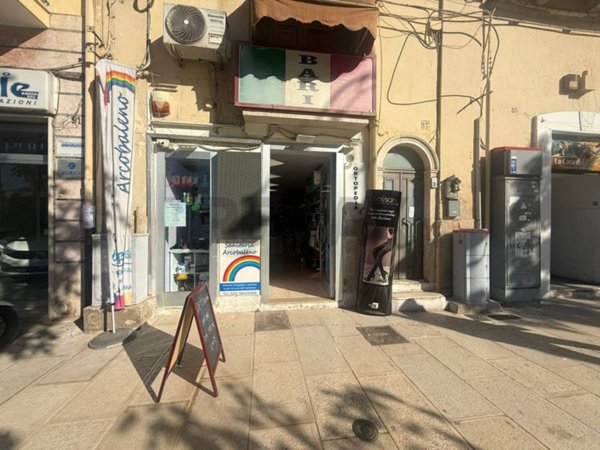 negozio in vendita a Modugno