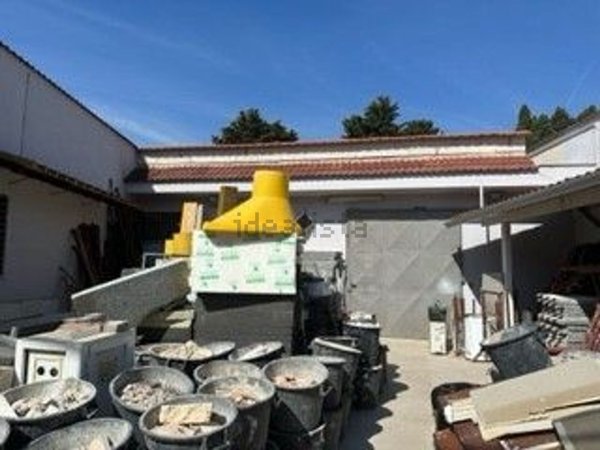 capannone in vendita a Modugno