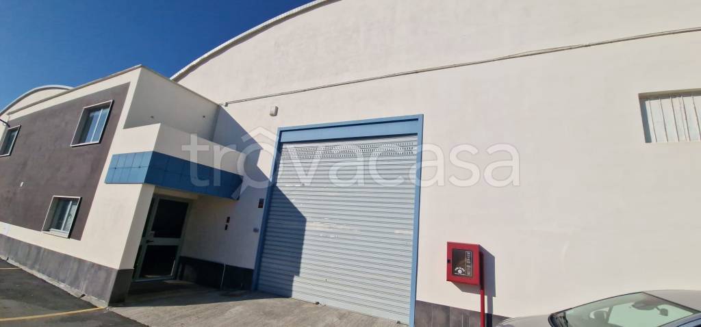 locale commerciale in vendita a Modugno