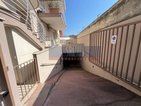 locale commerciale in vendita a Modugno