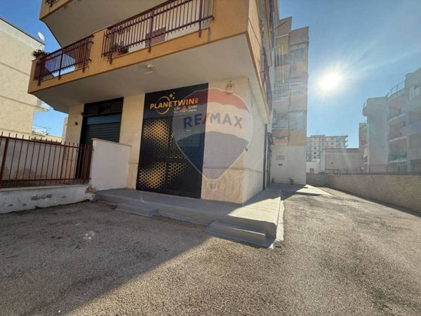 locale commerciale in vendita a Modugno