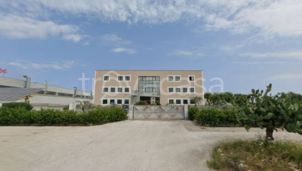 locale commerciale in vendita a Modugno