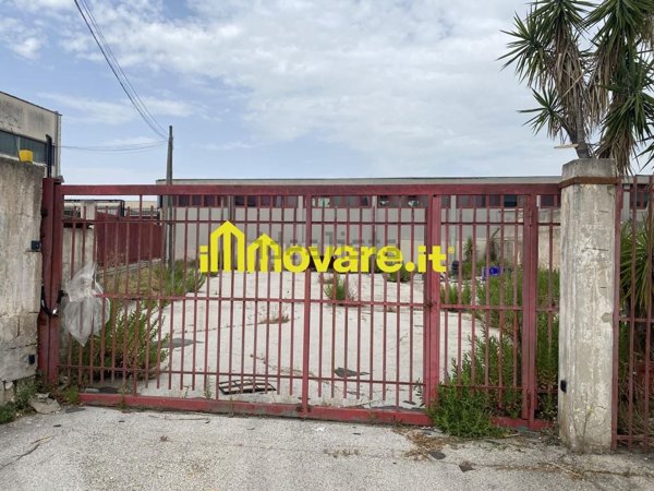 capannone in vendita a Modugno