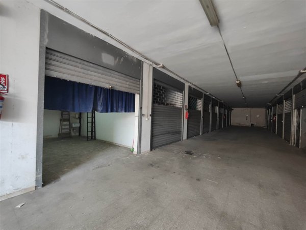 locale di sgombero in vendita a Modugno