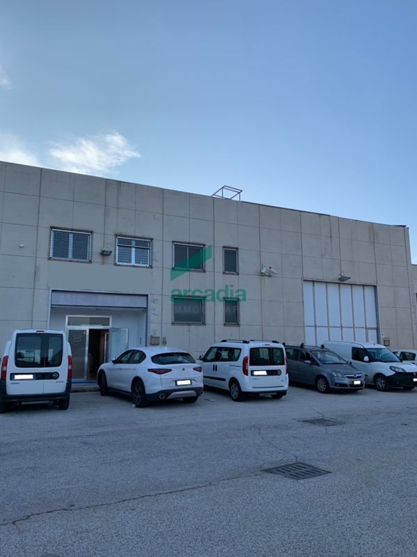 capannone in vendita a Modugno