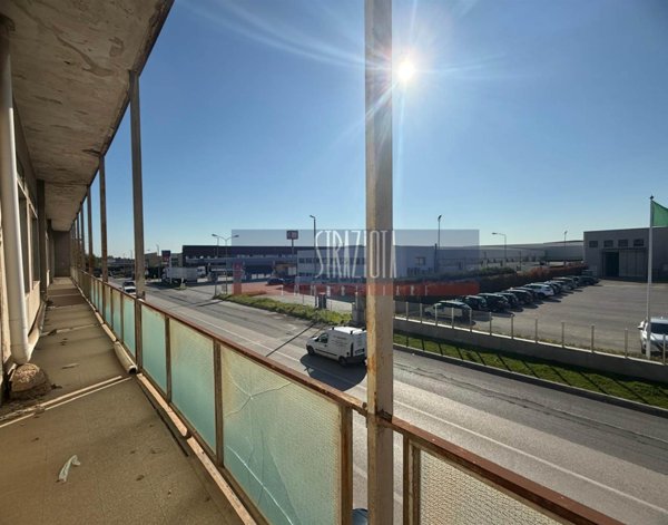 ufficio in vendita a Modugno